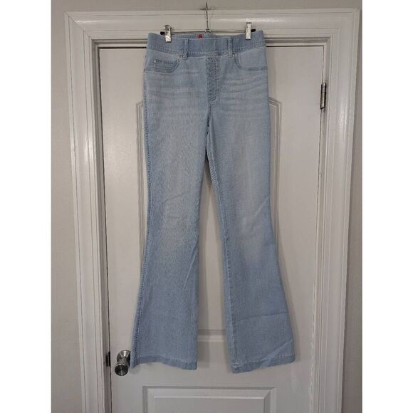 Spanx Pull On Flare Jeans Women's medium kihht‎ wash denim elastic smooth waist - Picture 1 of 6